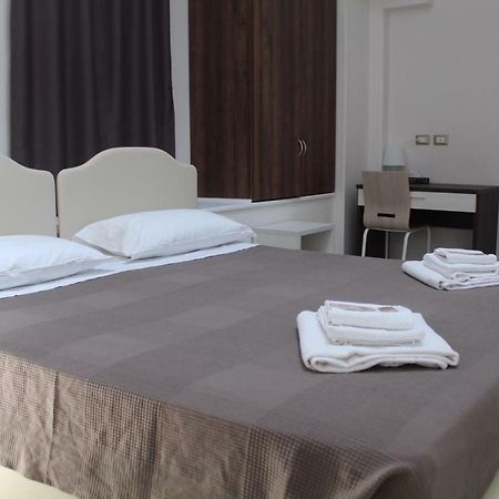 Time Out Aparthotel カザレッキオ・ディ・レーノ エクステリア 写真